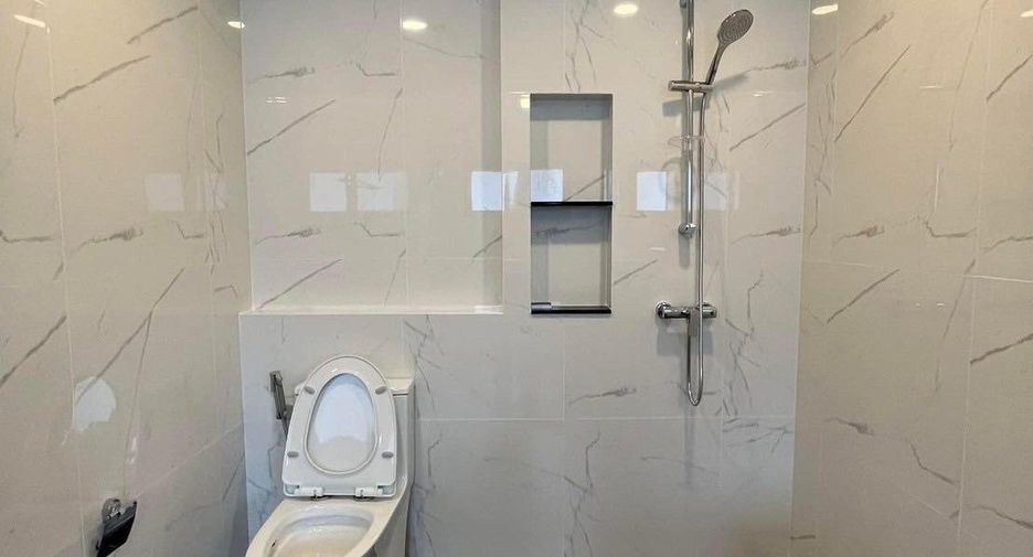 Haus zur Miete mit 4 Zimmer in Don Mueang, Bangkok
