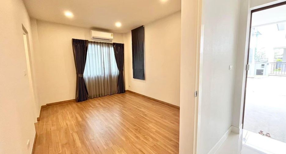 Haus zur Miete mit 4 Zimmer in Don Mueang, Bangkok