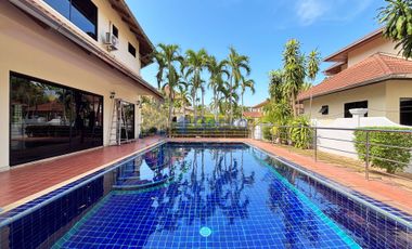 Casa en alquiler de 4 habitaciones en Bang Lamung, Chonburi