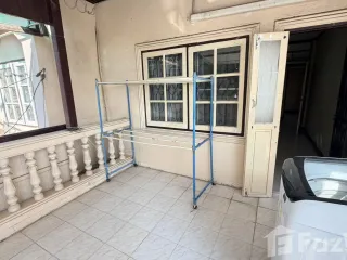 For rent 4 bedrooms townhouse in Bang Na, Bangkok