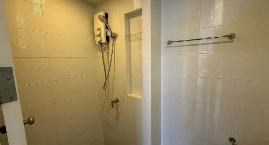À louer 2 chambres condo à Min Buri, Bangkok