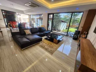 For rent 8 bedrooms house in Bang Lamung, Chonburi