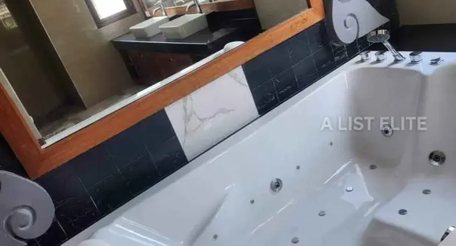 Haus zur Miete mit 8 Zimmer in Bang Lamung, Chonburi