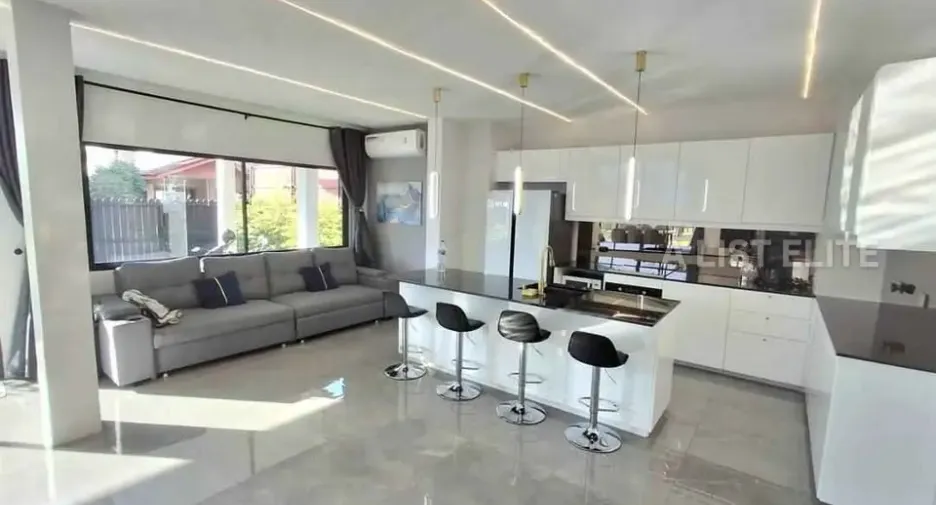 Haus zur Miete mit 7 Zimmer in Bang Lamung, Chonburi
