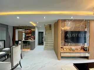 Haus zur Miete mit 5 Zimmer in Bang Lamung, Chonburi