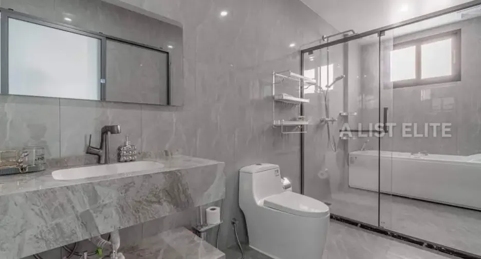 For rent 6 bedrooms house in Bang Lamung, Chonburi