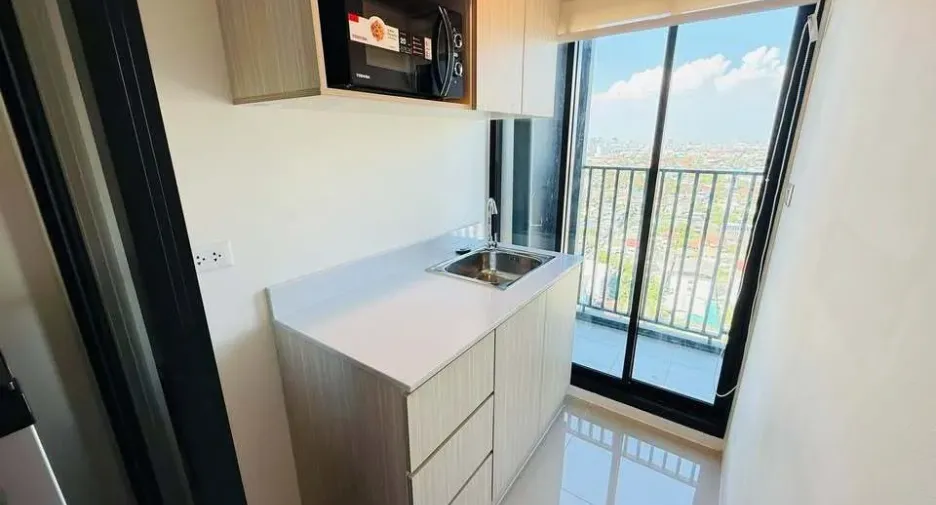 For rent 1 bed condo in Mueang Samut Prakan, Samut Prakan