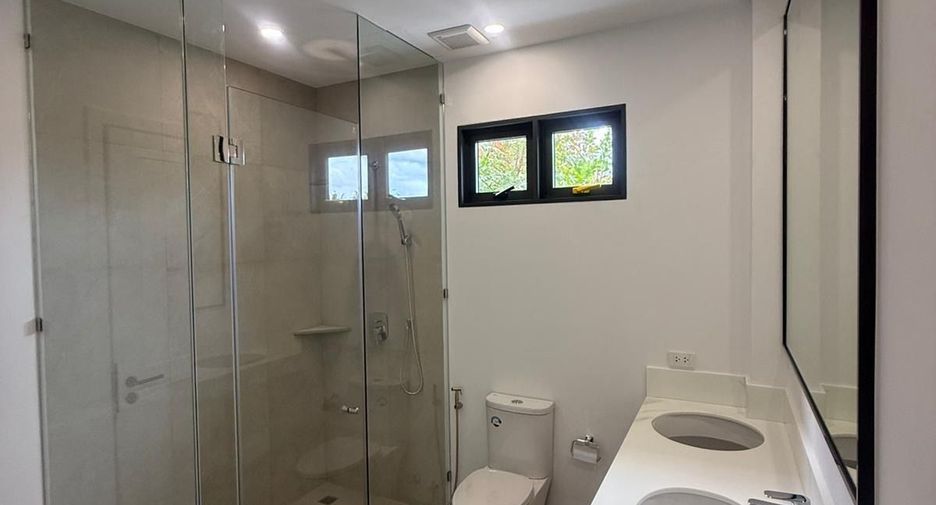 For sale 5 bedrooms villa in Thalang, Phuket