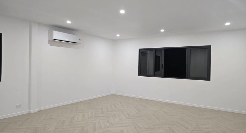 For sale 5 bedrooms villa in Thalang, Phuket