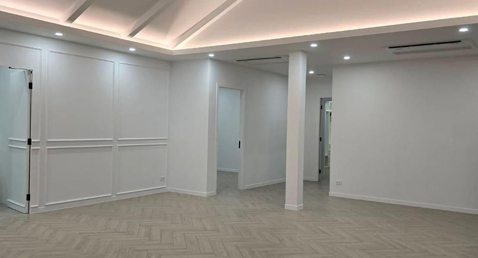 For sale 5 bedrooms villa in Thalang, Phuket