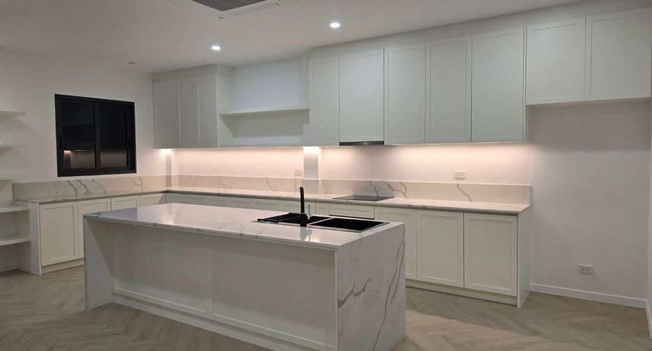 For sale 5 bedrooms villa in Thalang, Phuket