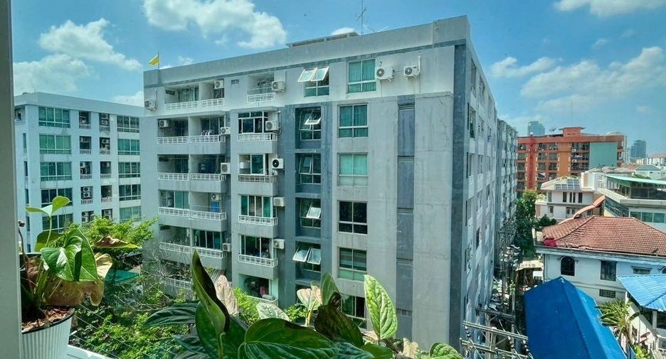 For rent 1 bed condo in Huai Khwang, Bangkok
