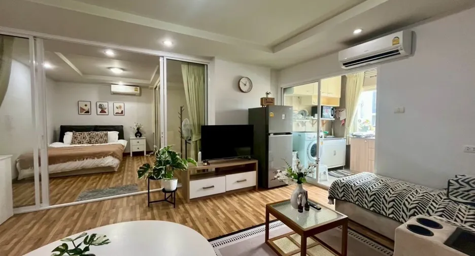 For rent 1 bed condo in Huai Khwang, Bangkok