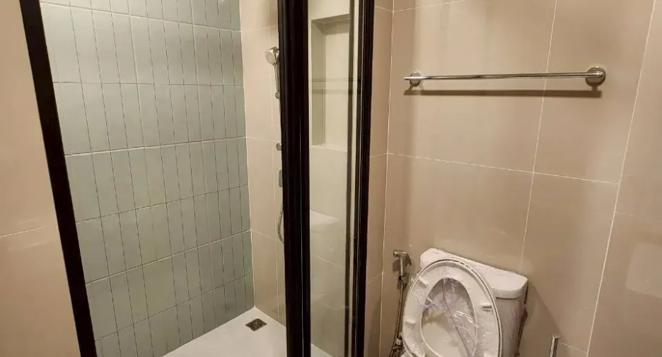 For rent studio condo in Khlong San, Bangkok