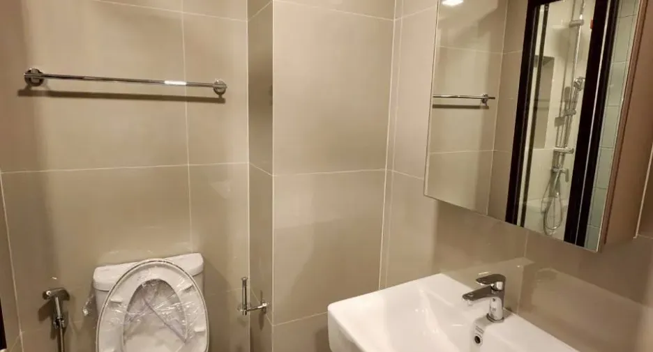 For rent studio condo in Khlong San, Bangkok