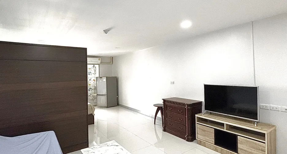 For rent studio condo in Bang Rak, Bangkok