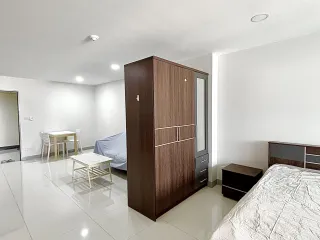 For rent studio condo in Bang Rak, Bangkok