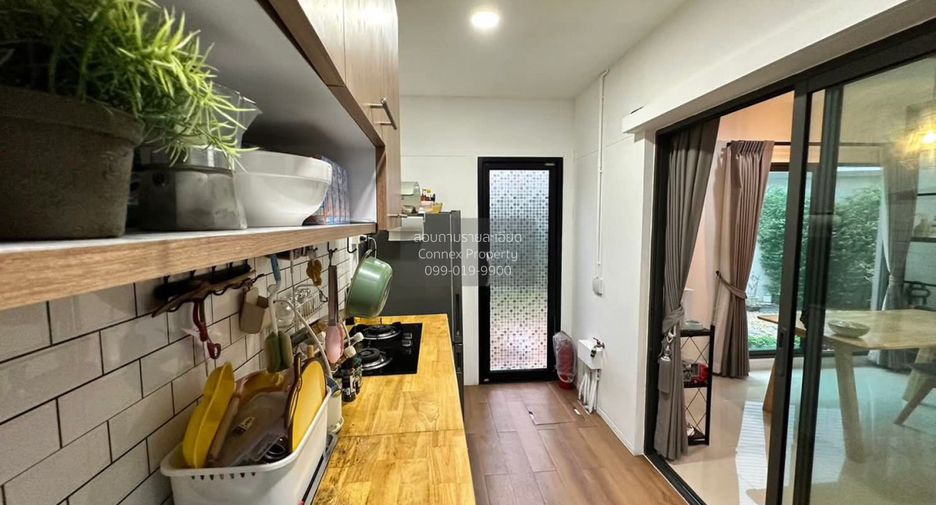 For sale 3 bedrooms townhouse in Nong Khaem, Bangkok