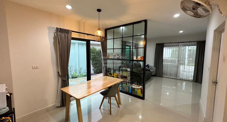 For sale 3 bedrooms townhouse in Nong Khaem, Bangkok