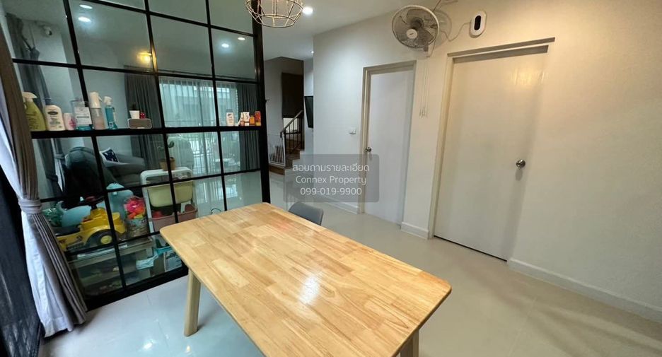 For sale 3 bedrooms townhouse in Nong Khaem, Bangkok