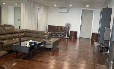 Wohnung zum Kauf mit 3 Zimmer in Khlong Toei, Bangkok