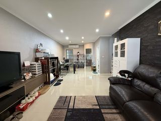For sale 3 bedrooms townhouse in Lak Si, Bangkok