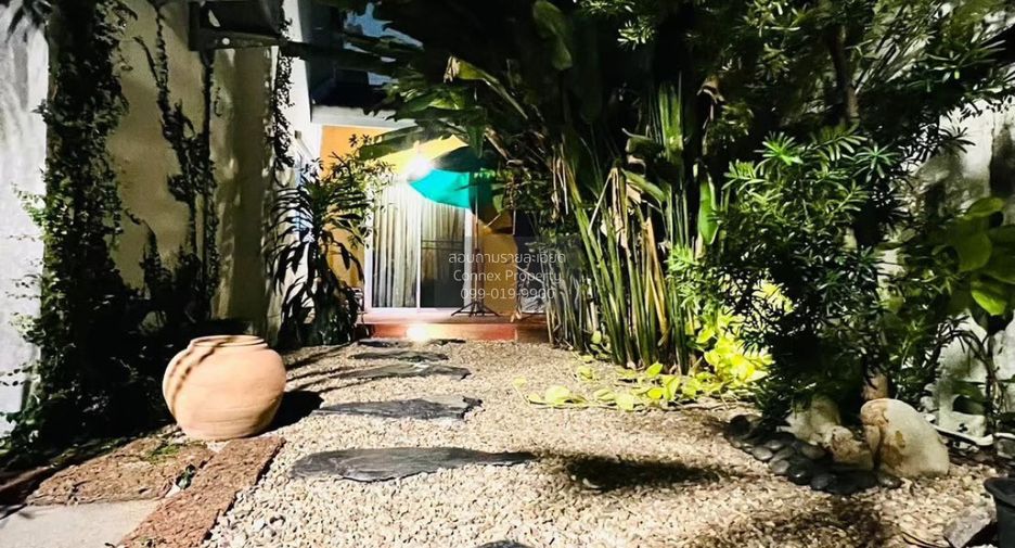 For sale 4 bedrooms townhouse in Bueng Kum, Bangkok