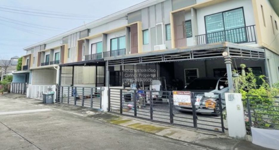 For sale 3 bedrooms townhouse in Don Mueang, Bangkok