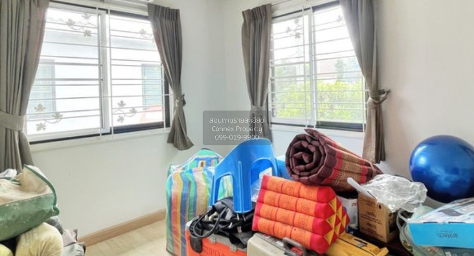 For sale 3 bedrooms townhouse in Don Mueang, Bangkok