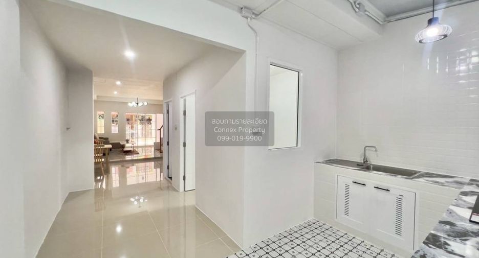 For sale 3 bedrooms townhouse in Khlong Sam Wa, Bangkok