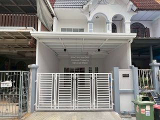 For sale 3 bedrooms townhouse in Khlong Sam Wa, Bangkok