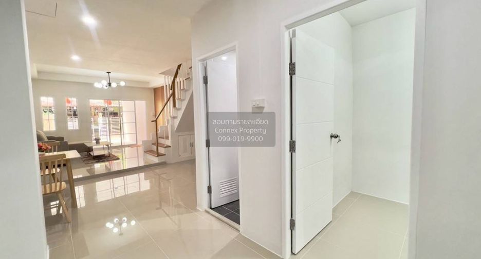 For sale 3 bedrooms townhouse in Khlong Sam Wa, Bangkok