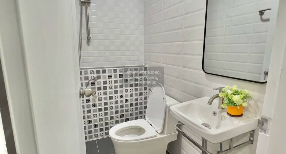For sale 3 bedrooms townhouse in Khlong Sam Wa, Bangkok