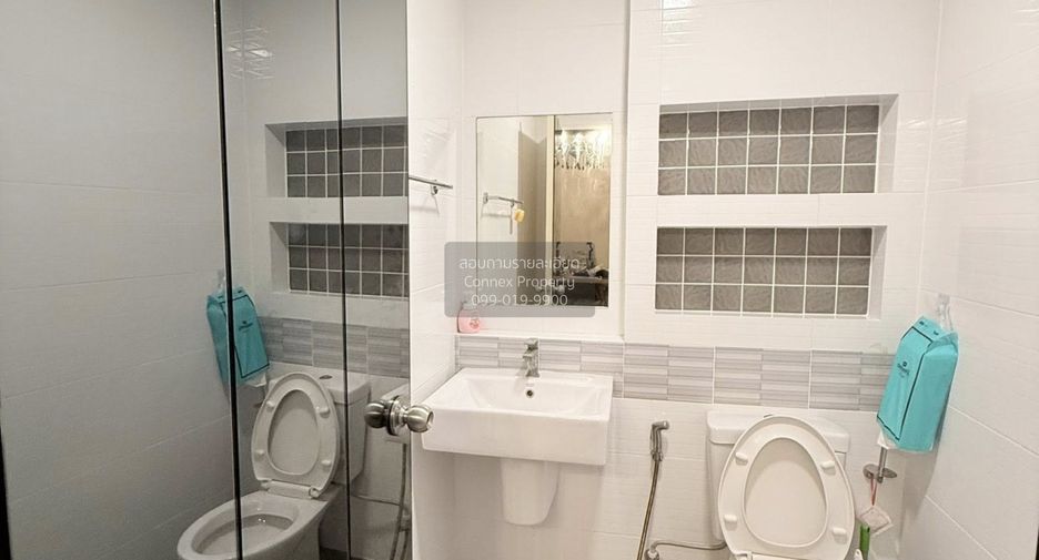 For sale 3 bedrooms townhouse in Phasi Charoen, Bangkok