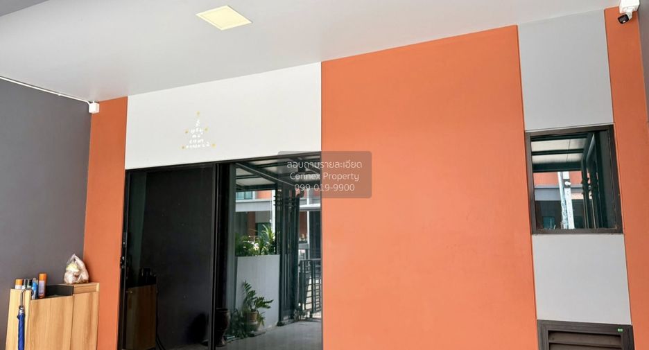 For sale 3 bedrooms townhouse in Phasi Charoen, Bangkok