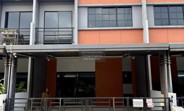 For sale 3 bedrooms townhouse in Phasi Charoen, Bangkok