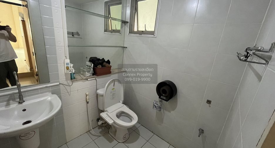 For sale 4 bedrooms house in Khlong Sam Wa, Bangkok