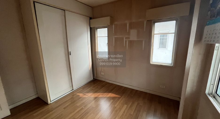 For sale 4 bedrooms house in Khlong Sam Wa, Bangkok