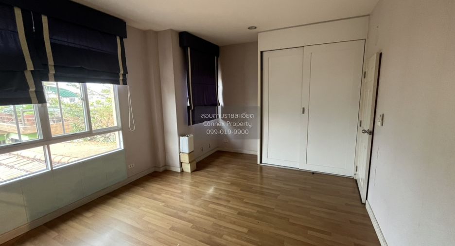 For sale 4 bedrooms house in Khlong Sam Wa, Bangkok