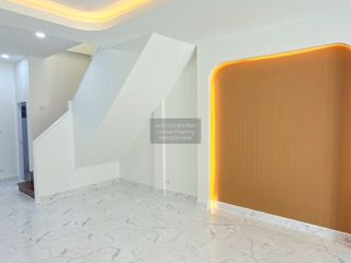 出售 3 卧室 联排别墅 在 Thanyaburi, Pathum Thani