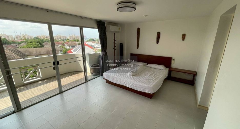 For sale 2 bedrooms condo in Bang Kapi, Bangkok
