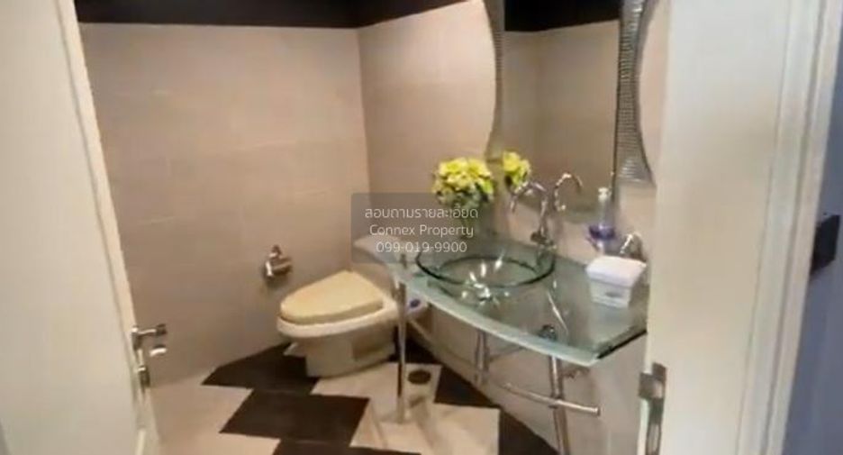 For sale 3 bedrooms condo in Yan Nawa, Bangkok