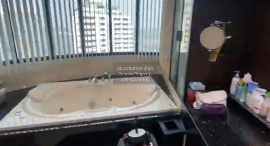 For sale 3 bedrooms condo in Yan Nawa, Bangkok