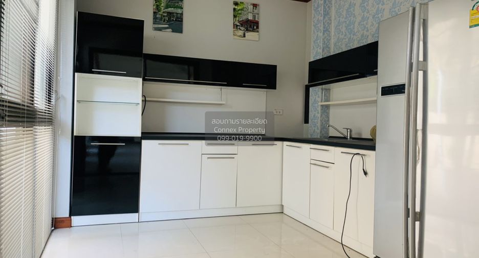 For sale 5 bedrooms house in Mueang Nonthaburi, Nonthaburi