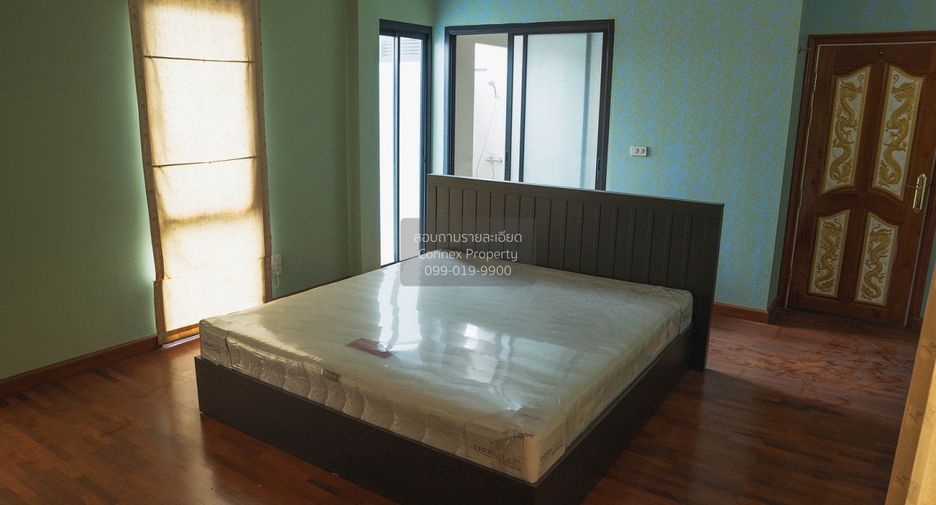 For sale 5 bedrooms house in Mueang Nonthaburi, Nonthaburi