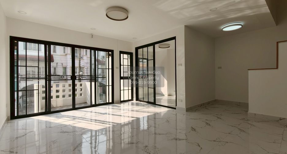 For sale 3 bedrooms townhouse in Bueng Kum, Bangkok