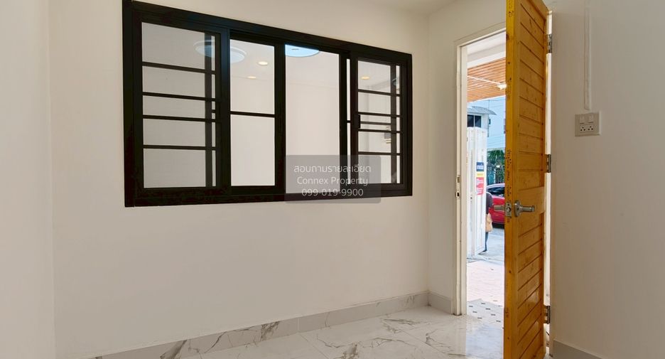 For sale 3 bedrooms townhouse in Bueng Kum, Bangkok