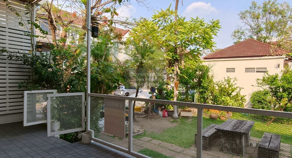 For sale 3 bedrooms townhouse in Bueng Kum, Bangkok