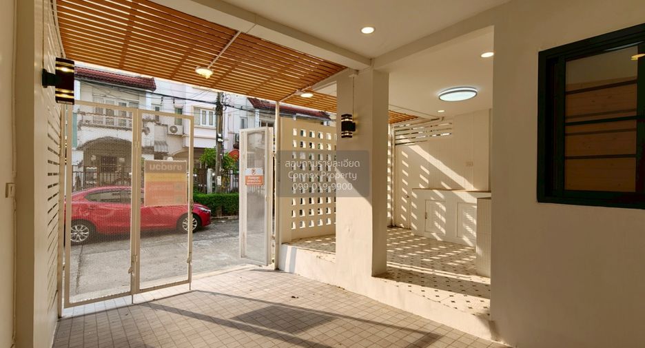 For sale 3 bedrooms townhouse in Bueng Kum, Bangkok
