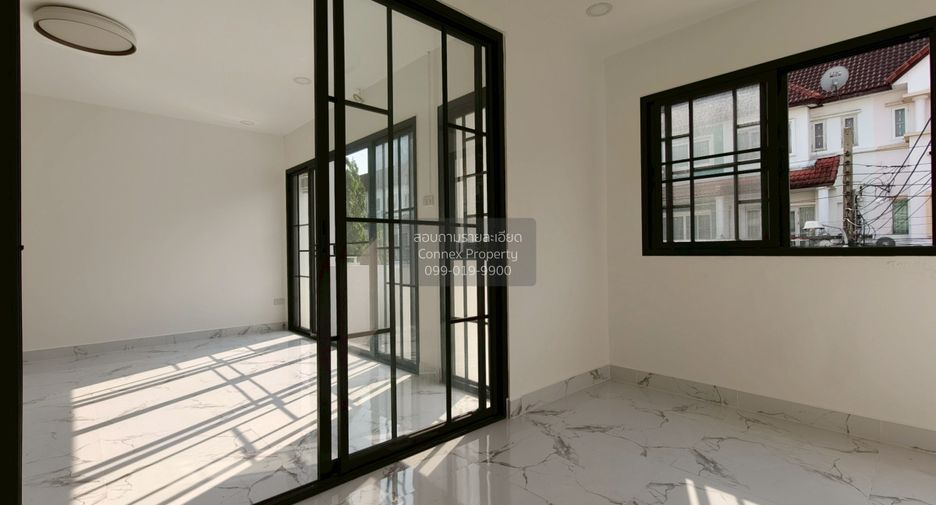 For sale 3 bedrooms townhouse in Bueng Kum, Bangkok